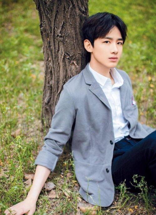 爱豆吃瓜娱乐酱白敬亭